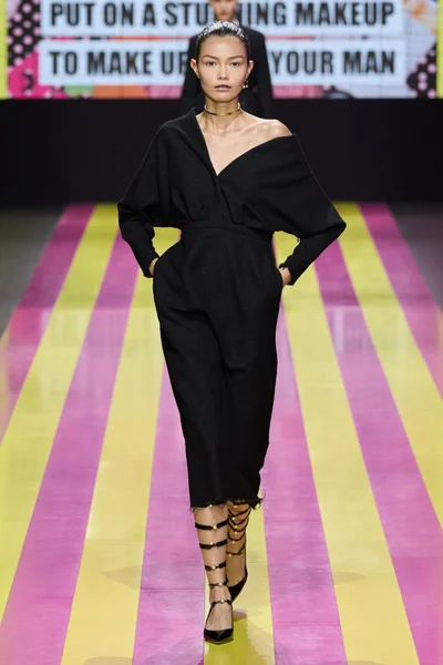 Look 3